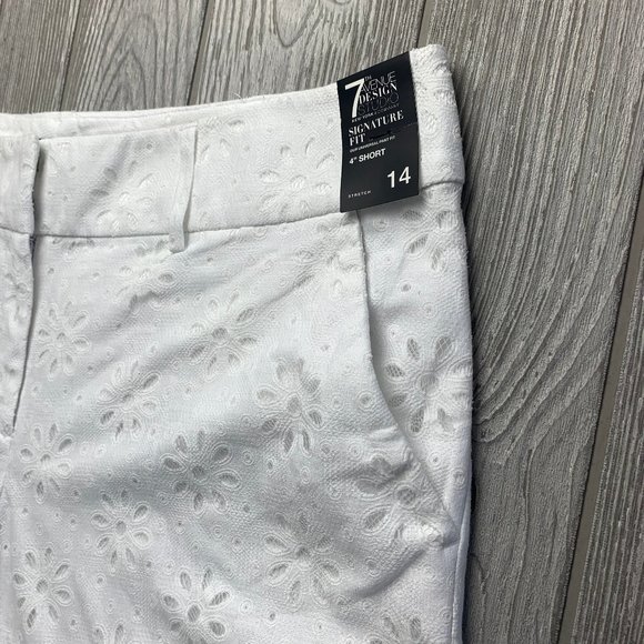 New York & Co 7th Ave Design White Lace Shorts - Picture 3 of 9